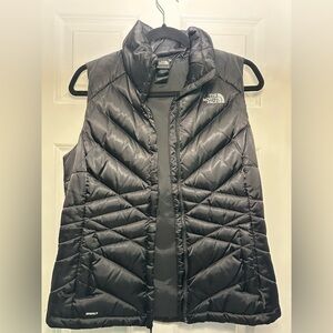 The North Face Women's Quilted Black Vest 550 down filled - small